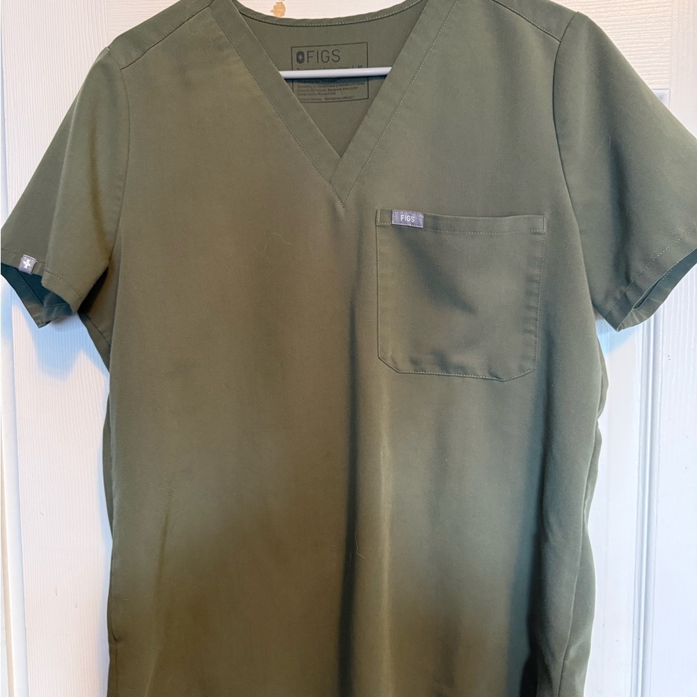 Figs women’s M olive scrub top